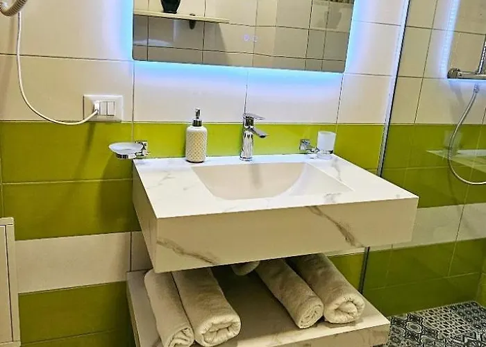 Center Easy_luxury * Tiran